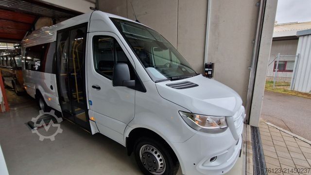 Miniautocarro MERCEDES-BENZ 517 / 515 Frontniederflur mit  Ada Systeme