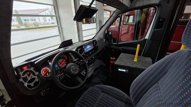 Miniautocarro MERCEDES-BENZ 517 / 515 Frontniederflur mit  Ada Systeme