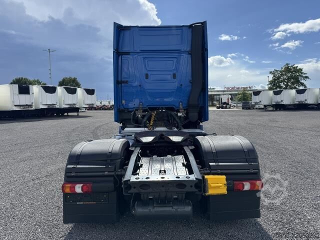 Standart çekici ünitesi Mercedes-Benz 1845 LS Gigaspace Retarder 2 PTO