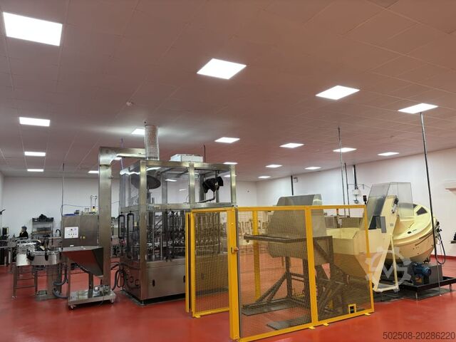 Γραμμή παραγωγής εμφιάλωσης υγρών Automated Bottle Liquid Filling Production Line