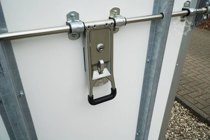 Sandučasta prikolica Humbaur HK 752513-15P | RAMPE 251X132X152CM 750KG KOFFERANHÄNGER