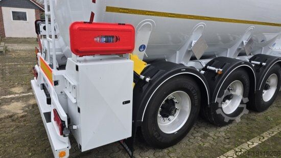 Tankbil  5 KAMMER ALUMINIUM TANKAUFLIEGER ADR