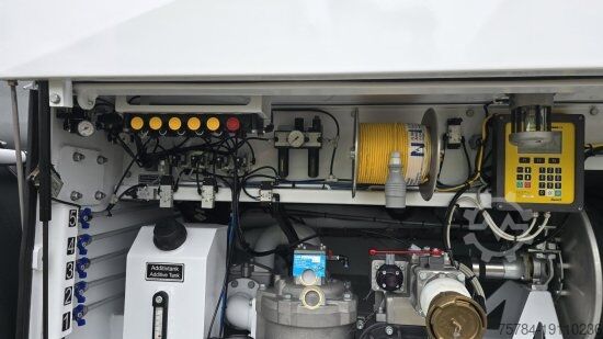 Tankbil  5 KAMMER ALUMINIUM TANKAUFLIEGER ADR