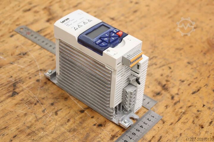 变频器 0.37 kW Lenze** i550