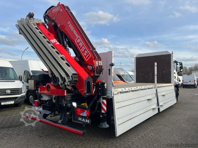 Kamion s ravnom platformom MAN TGS 26.470 FASSI F235A.2 e-Dynamic*5-Fach+Kran*