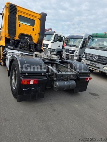 Standardowy ciągnik siodłowy MERCEDES-BENZ Antos Actros 1843 / GHH Silo Kompressor