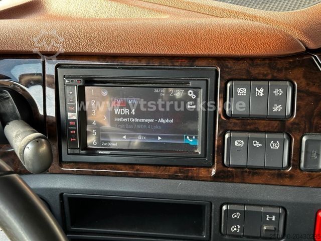 Cattle truck DAF XF 530 4x2 Finkl 2.Stock Viehaufbau