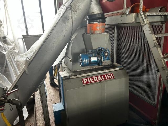 Impianto di estrazione olio d'oliva PIERALISI usato con decanter J2 Pieralisi J2