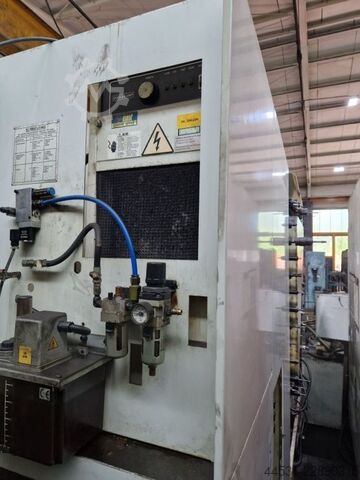 Pionowe centrum obróbcze Quaser MK 60 II