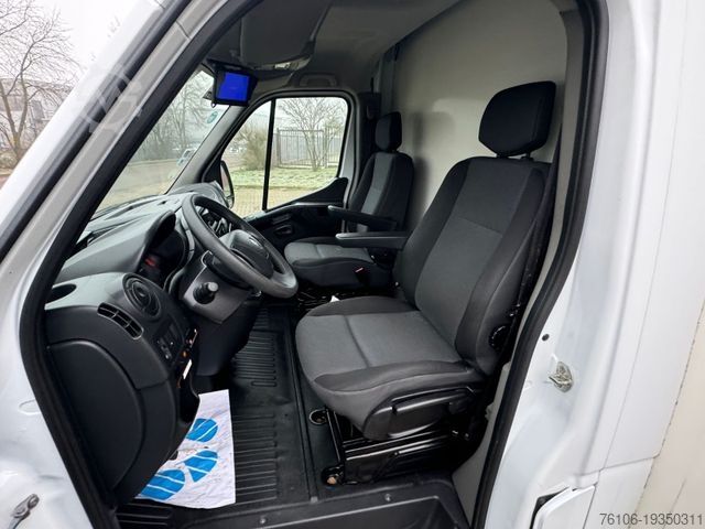 Transporter mit Koffer RENAULT Master Tiefrahmen Koffer *Rampe*Klima*4,26 Länge