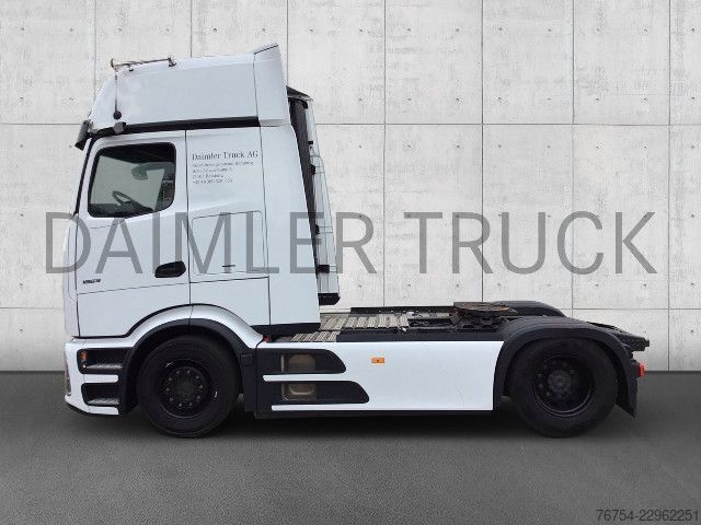 Njësi standarde të tërheqjes Mercedes-Benz Actros 1853 LS 4x2 SoloStar Giga Retarder Standkli