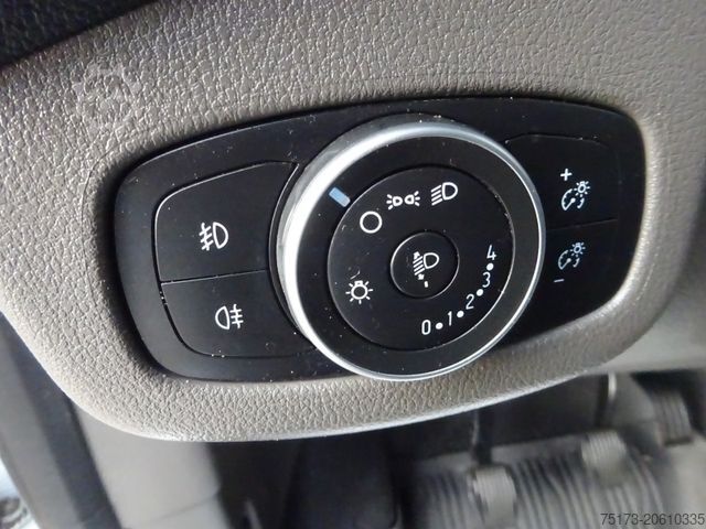 Furgon blaszak FORD Transit Connect Kasten lang Trend 100PS Navi AHK