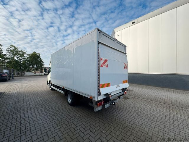 Furgão fechado NISSAN NT500 56.15 Koffer mit LBW*Ahk*nur 34.800 km *