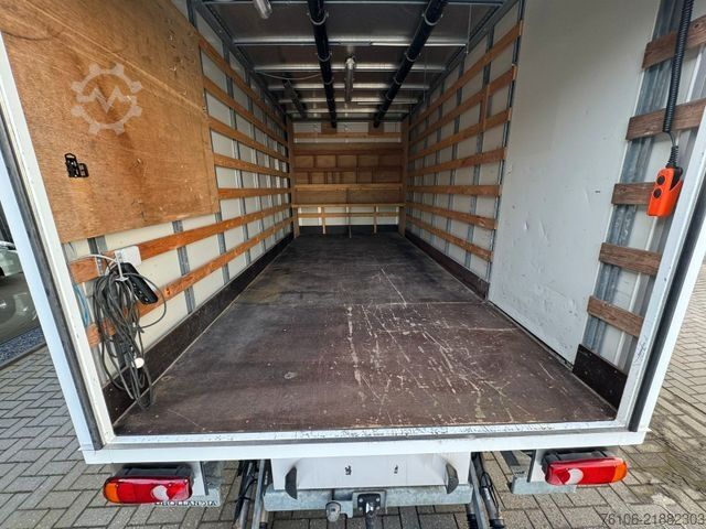 Furgão fechado NISSAN NT500 56.15 Koffer mit LBW*Ahk*nur 34.800 km *
