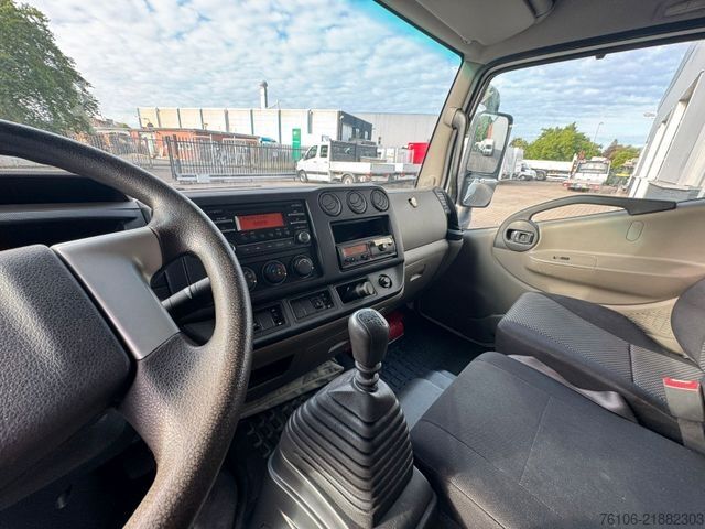 Furgão fechado NISSAN NT500 56.15 Koffer mit LBW*Ahk*nur 34.800 km *