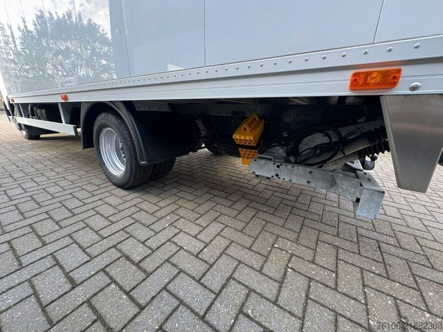 Furgão fechado NISSAN NT500 56.15 Koffer mit LBW*Ahk*nur 34.800 km *