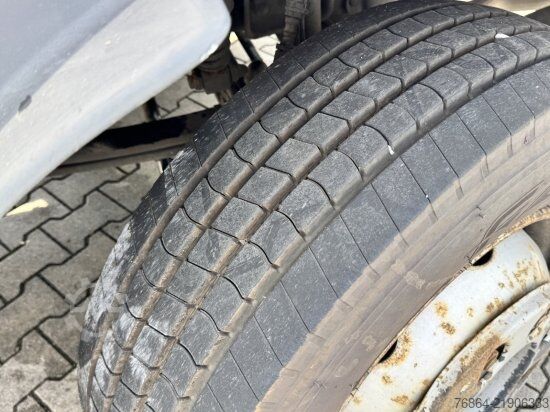 Kamion s ravnom platformom i ceradom MERCEDES-BENZ ATEGO  1224