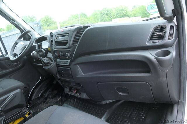 Transportador con plataforma y toldo iveco Daily 70C18H D70C DoKa LBW AHK Klima Tempomat Regaleinbauten COC Standheizung