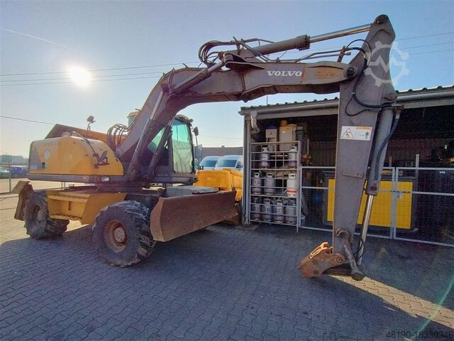 รถขุดเคลื่อนที่ Volvo EW160