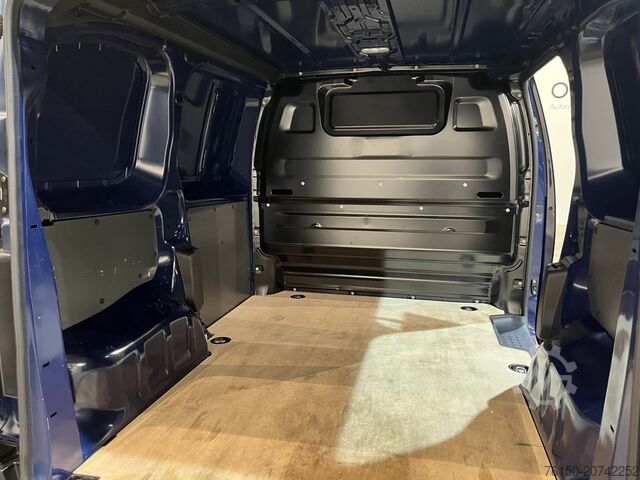 Skåpbil Opel Vivaro-e L1H1 Edition 50 kWh / 100% Elektrisch ...