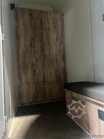 Galvijų vežimo sunkvežimis MERCEDES-BENZ ACTROS 1832  TT-XL  7 Pferde 6 Sitze Neufahrzeug