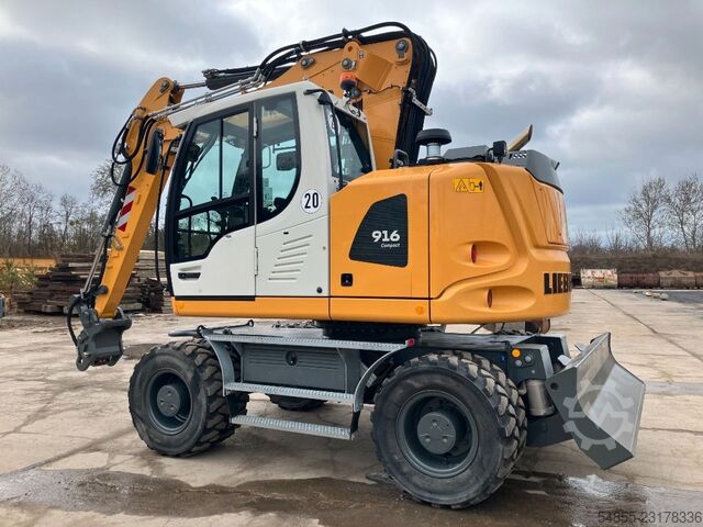 Mobile excavator LIEBHERR A916 Compact