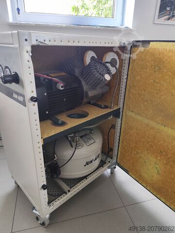 Kompresor me piston, pa vaj në një strehë të papërshkueshme nga zhurma JUN-AIR 2000-25M