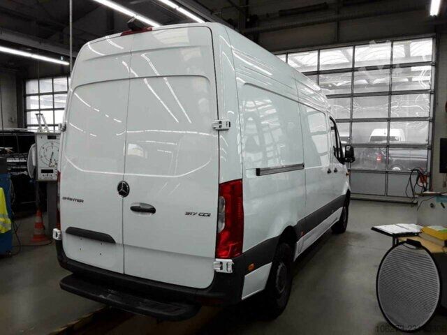 Kombijevsko vozilo Mercedes-Benz Sprinter 317 CDI,L2H2,Automatik,Kamera,Navi