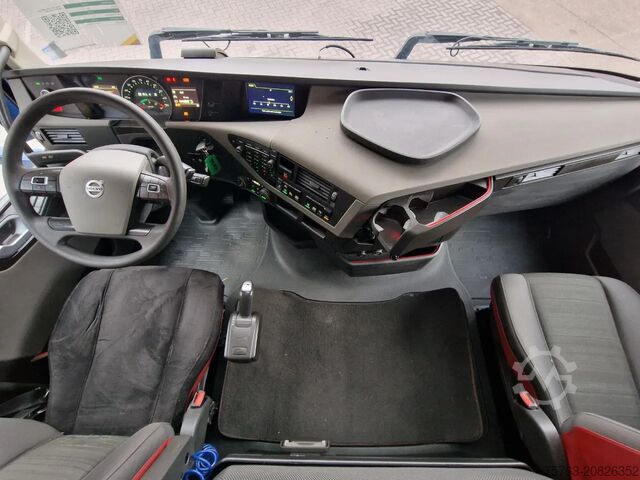 Štandard-SZM Volvo FH 13.500 Globetrotter - PTO/Hydraulic - Full a...