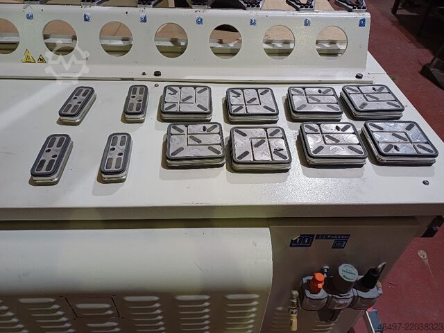Centro de Trabajo a Control Numérico SCM PRATIX S22-31B con DESCARGA