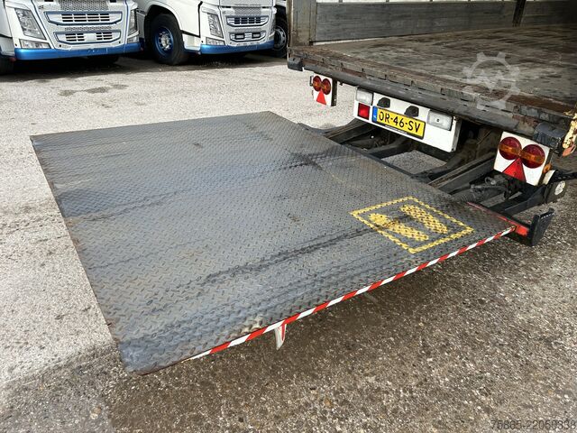 Terpal geser Krone Profi Liner / Curtainside / Lift + Steer axle /...