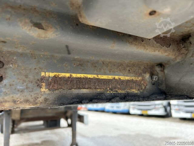 Terpal geser Krone Profi Liner / Curtainside / Lift + Steer axle /...