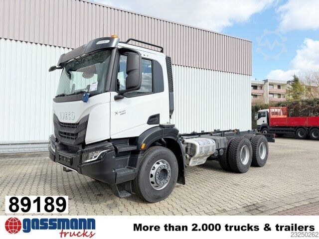 Chassi de caminhão Iveco X-Way AD300X46Z 6x4, Retarder, Navi