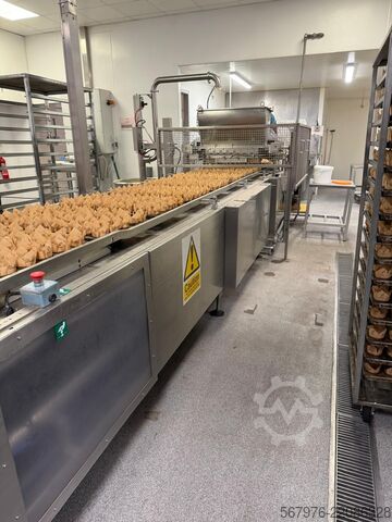 Cake / Muffin Line Comas / Baker Perkins Depositing, Baking and Filling Line 1