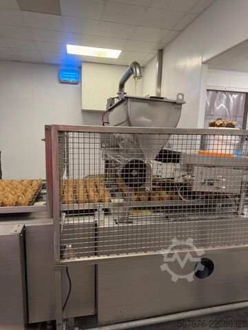 Cake / Muffin Line Comas / Baker Perkins Depositing, Baking and Filling Line 1