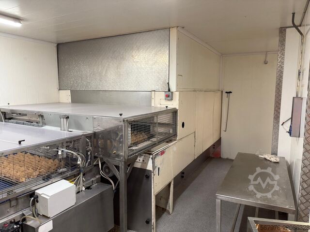 Cake / Muffin Line Comas / Baker Perkins Depositing, Baking and Filling Line 1