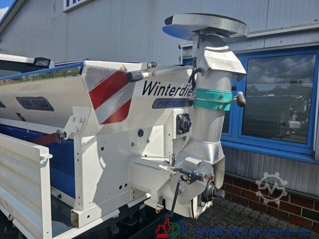 Furgón volquete trilateral Multicar M30 4x4 Winterdienst Streuer- Schild/ Bürste