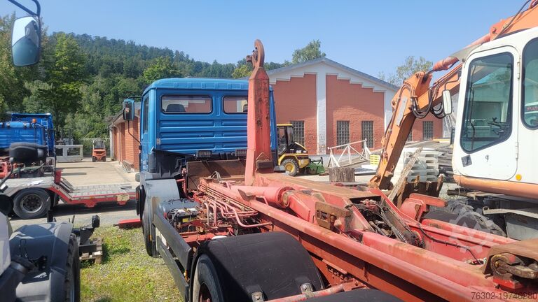 Krókhleðslutæki MAN 26.403 6x2 BL Lift & Lenkachse man Pumpe