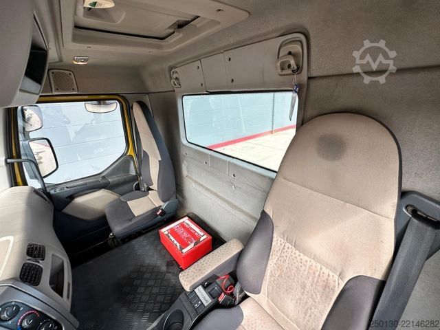 Kanca kasalı yük kamyonu (roll-off) RENAULT Premium Lander 460.32 8x4 BB HIAB XR26S Hooklift