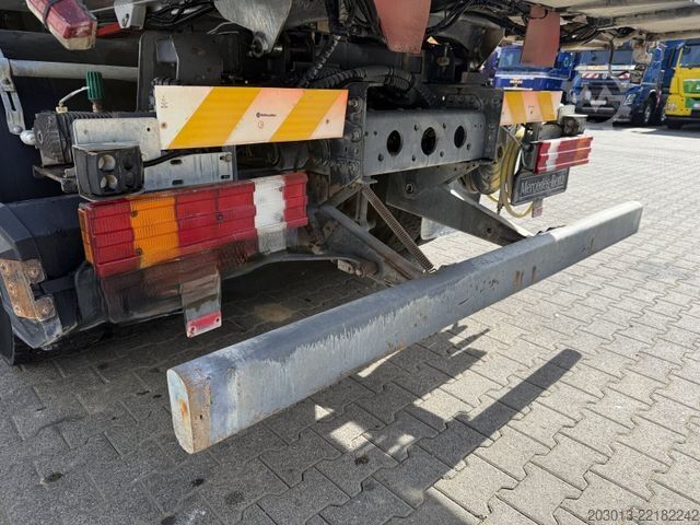 Xe quét đường MERCEDES-BENZ AXOR 1829 Kehrmaschine BUCHER