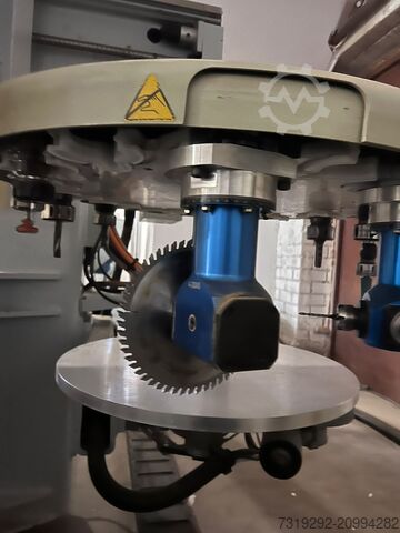 CNC rezkalni center Weeke BHC 400