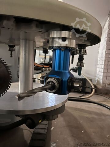 CNC rezkalni center Weeke BHC 400