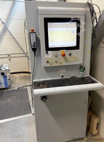 CNC rezkalni center Weeke BHC 400