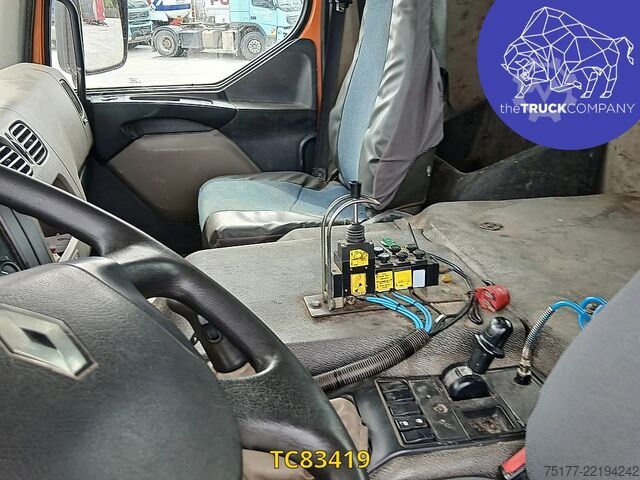 Transporti me kontejnerë Renault Kerax 370