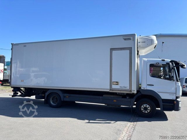 Camion frigorifique MERCEDES-BENZ Atego 3 Kühlkoffer Thermoking Ladebordwand Cools
