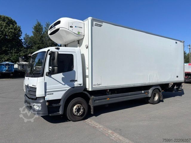 Camion frigorifique MERCEDES-BENZ Atego 3 Kühlkoffer Thermoking Ladebordwand Cools