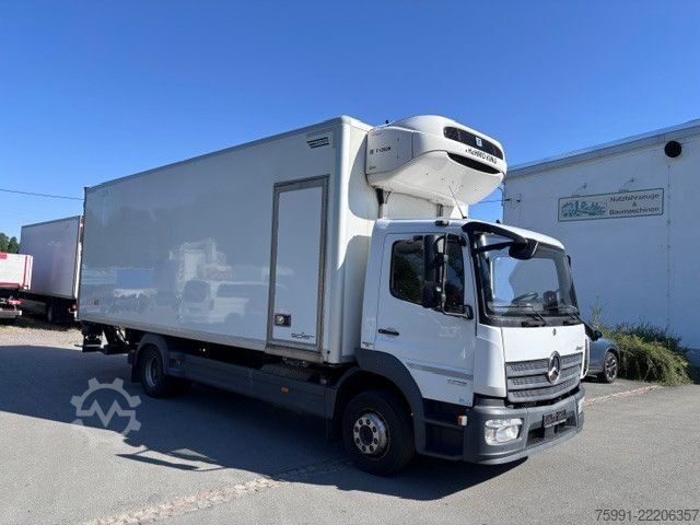 Camion frigorifique MERCEDES-BENZ Atego 3 Kühlkoffer Thermoking Ladebordwand Cools
