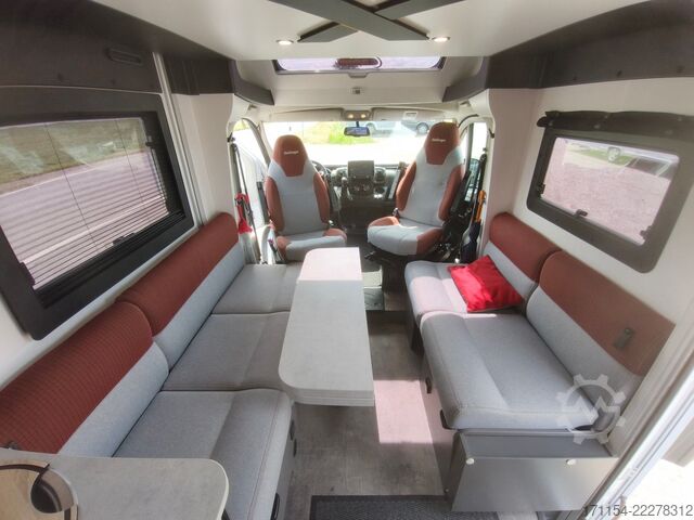 Daļēji integrēta kemperis CHALLENGER X 150