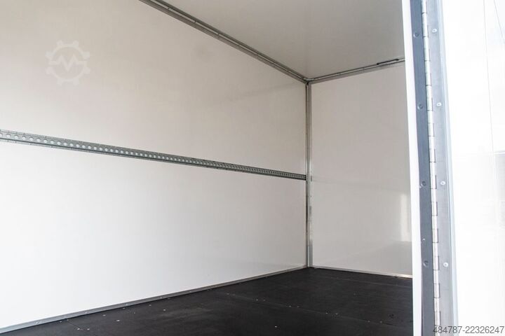 Box van RENAULT Master XDD 170PS Koffer 8 PAL LBW