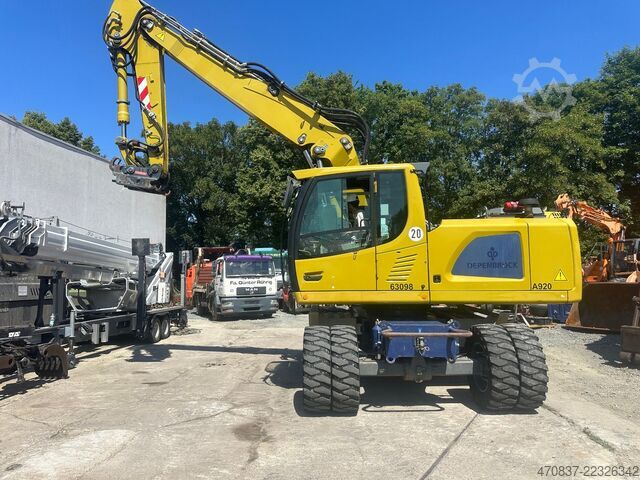 মোবাইল এক্সকাভেটর LIEBHERR A 920 / Oil Quick